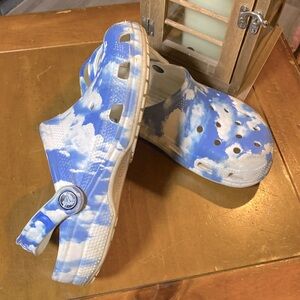 Crocs! Cloud style, women’s size 7
